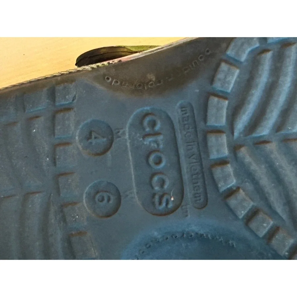 Crocs Classic Clogs Kids‎ Multi Color Abstract Floral Metallic Print Size M4 W6